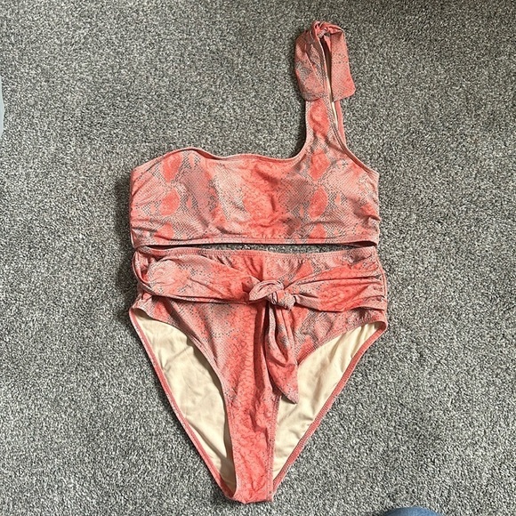 Bikini Set - Picture 1 of 1